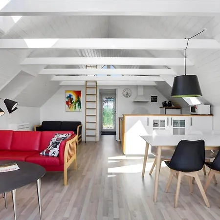 Ae240-aeroskobing-hanses-ager-1